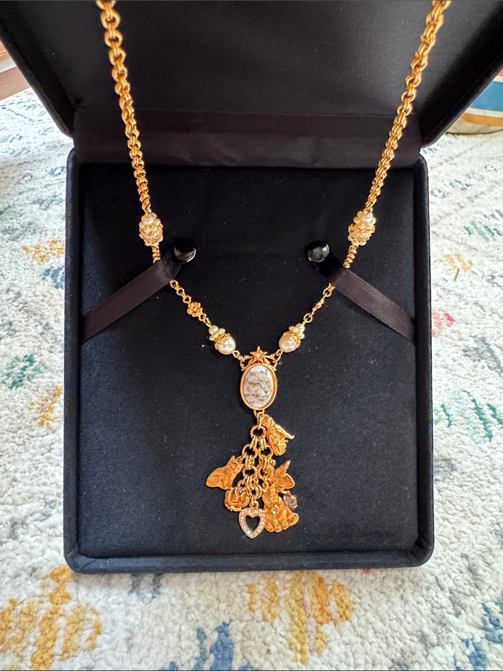 Vintage Kirks Folly Retired Cat Cameo Charm Necklace Gold Tone Signed Whimsical - Picture 6 of 6